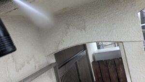 塗装前の外壁の高圧洗浄